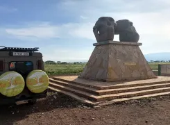 safari-vehilce-olduvai-gorge